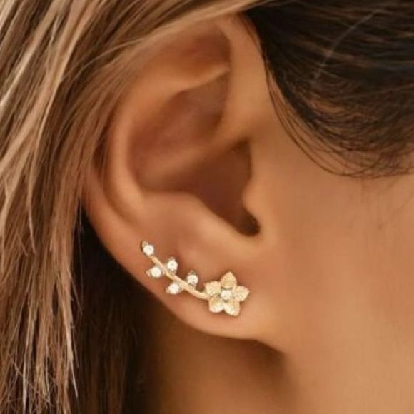 Jewelry - GOLD DIAMOND FLOWER EAR CRAWLERS